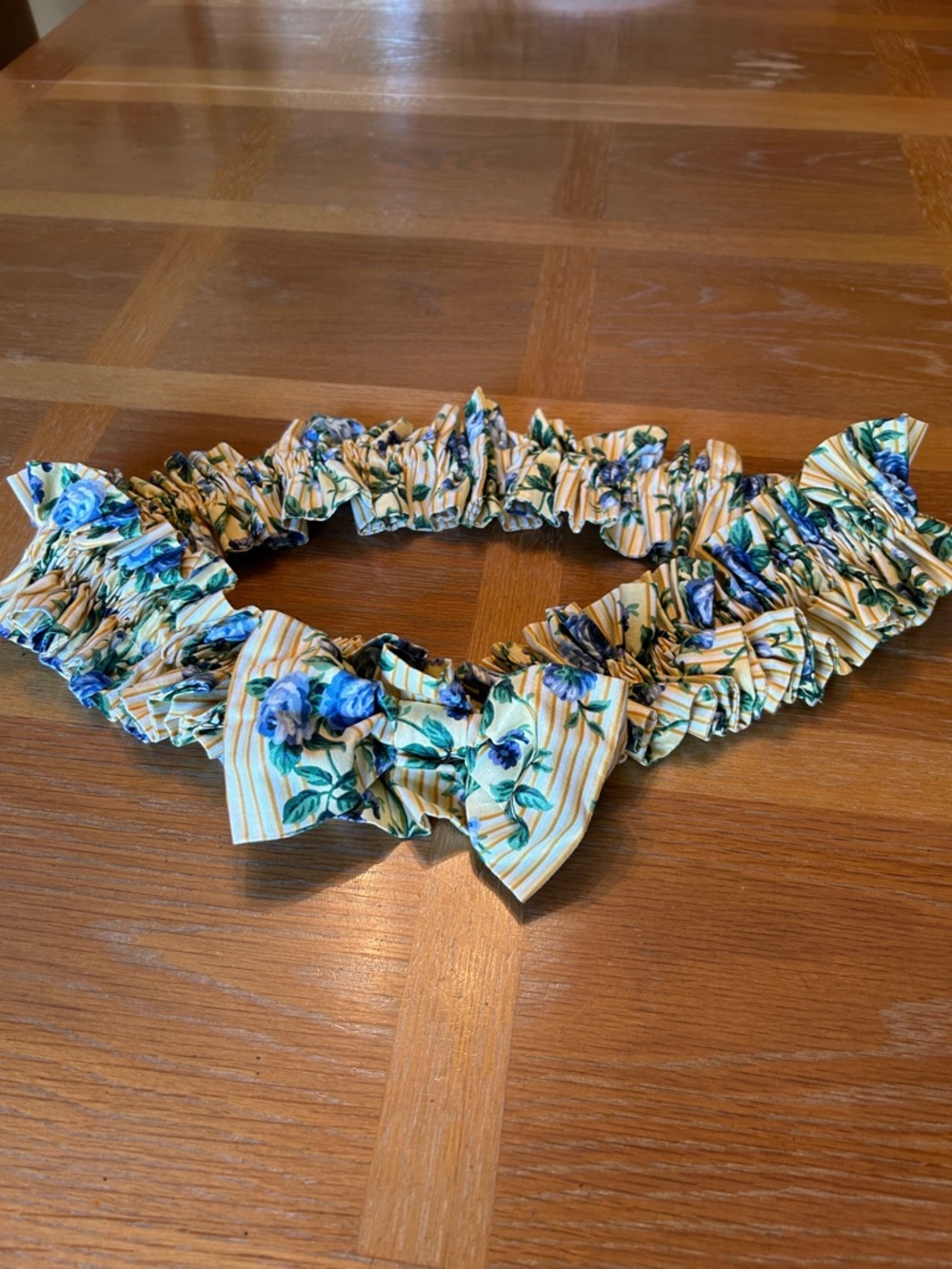 Longaberger Floral Bow basket garter in Yellow and Blue